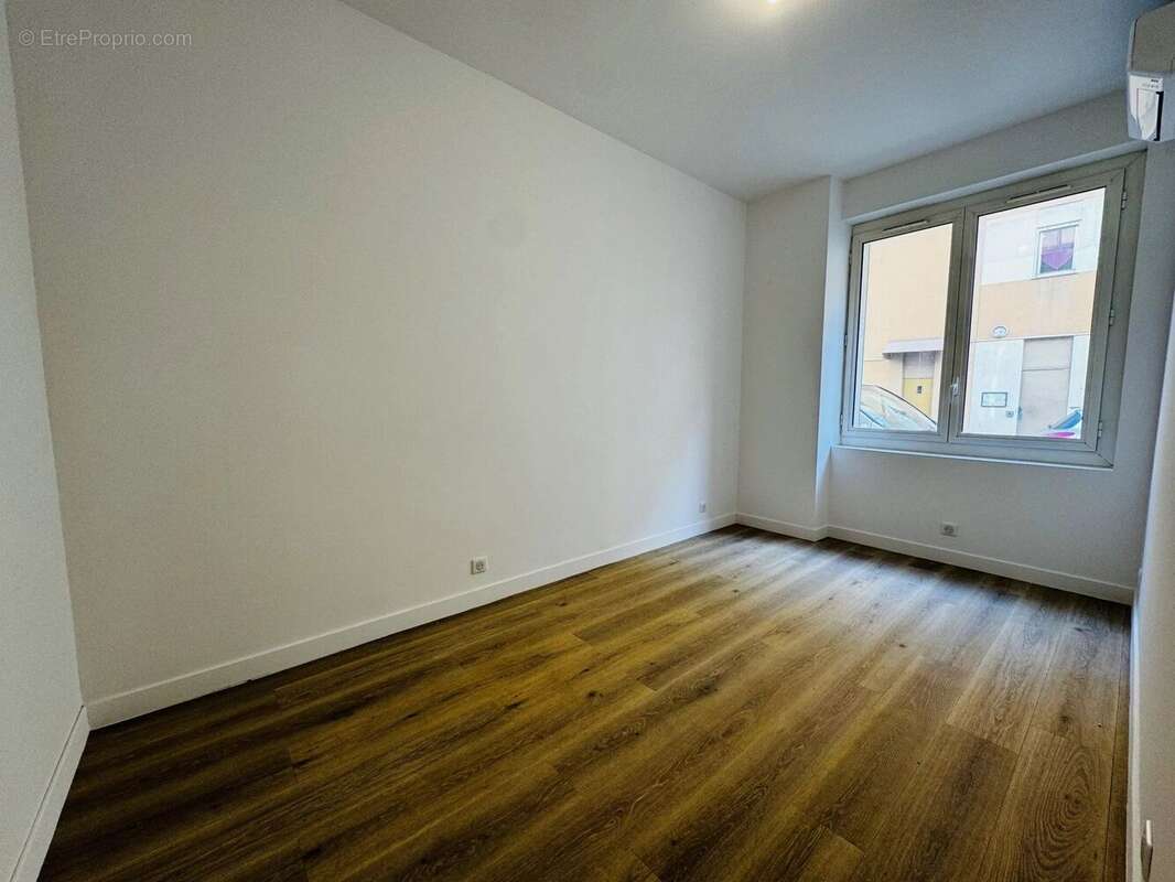 Appartement à VALLAURIS