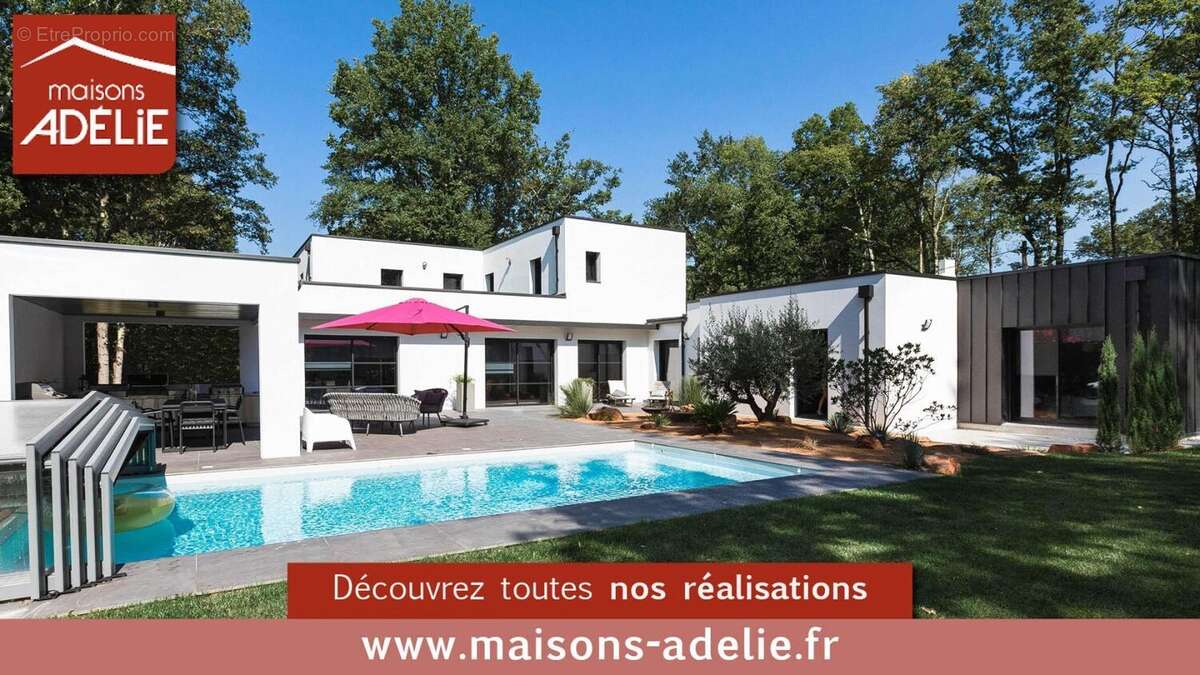 Terrain à SAINT-HILAIRE-DE-CHALEONS