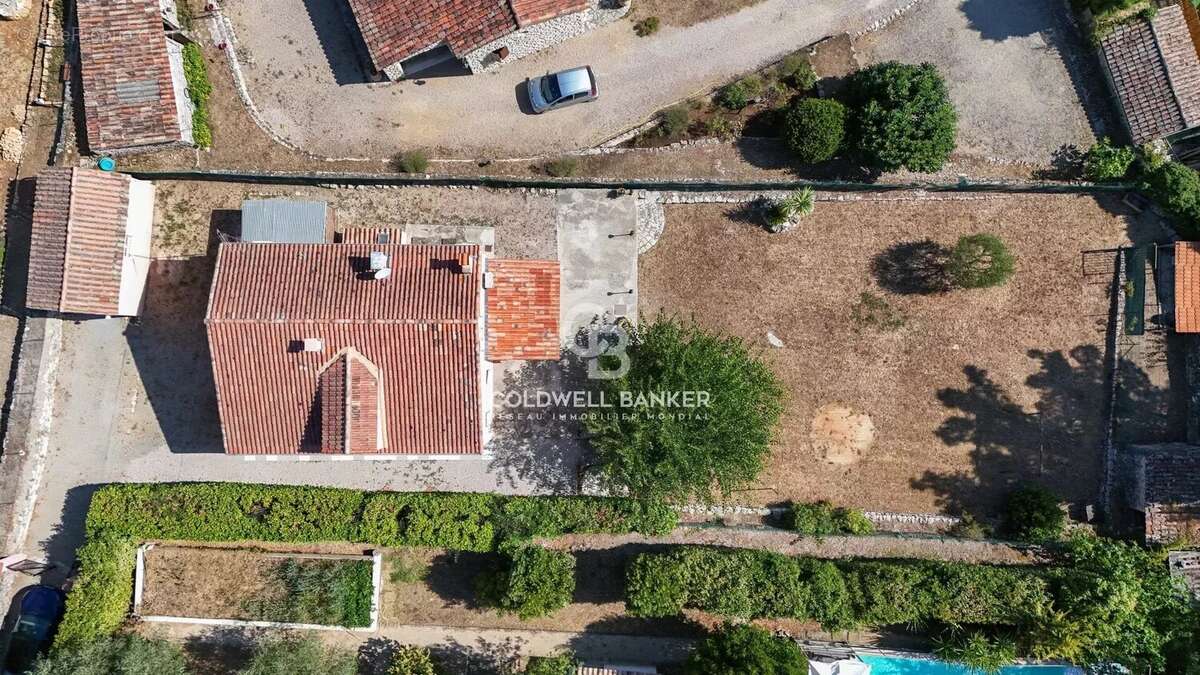 Maison à SAINT-CEZAIRE-SUR-SIAGNE