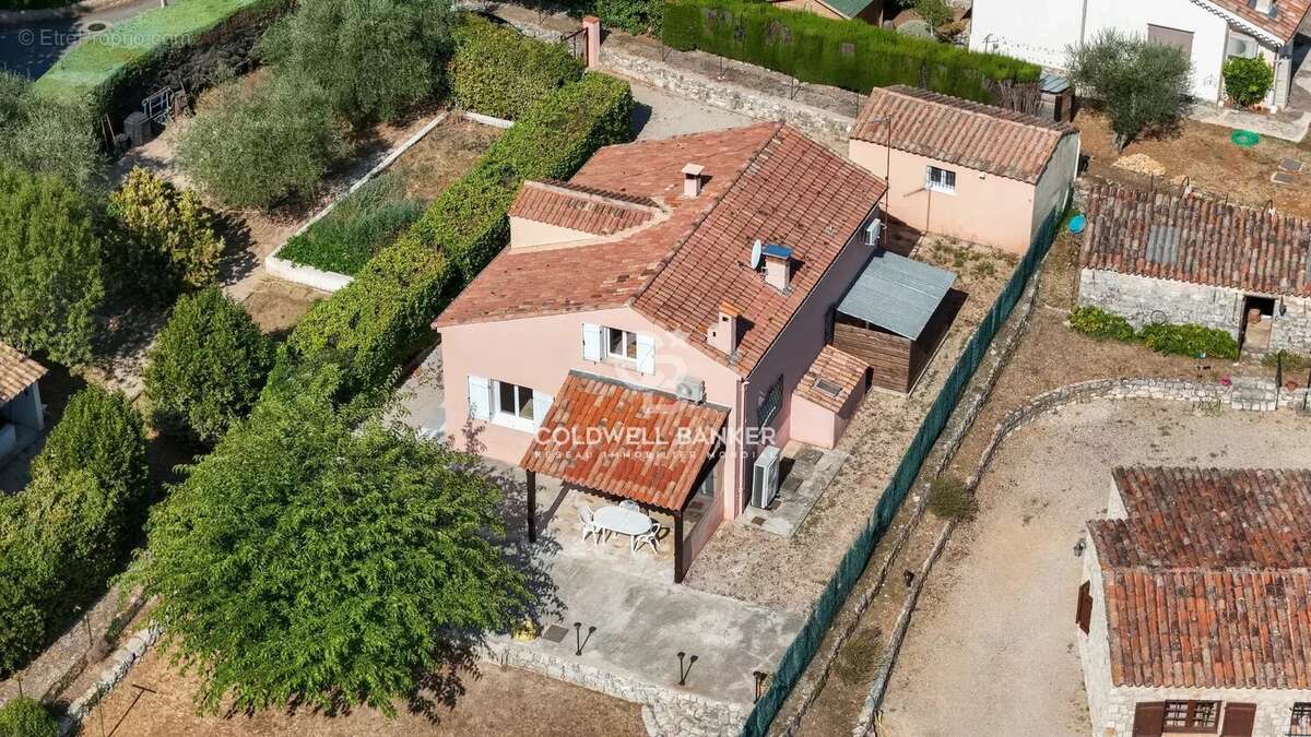 Maison à SAINT-CEZAIRE-SUR-SIAGNE