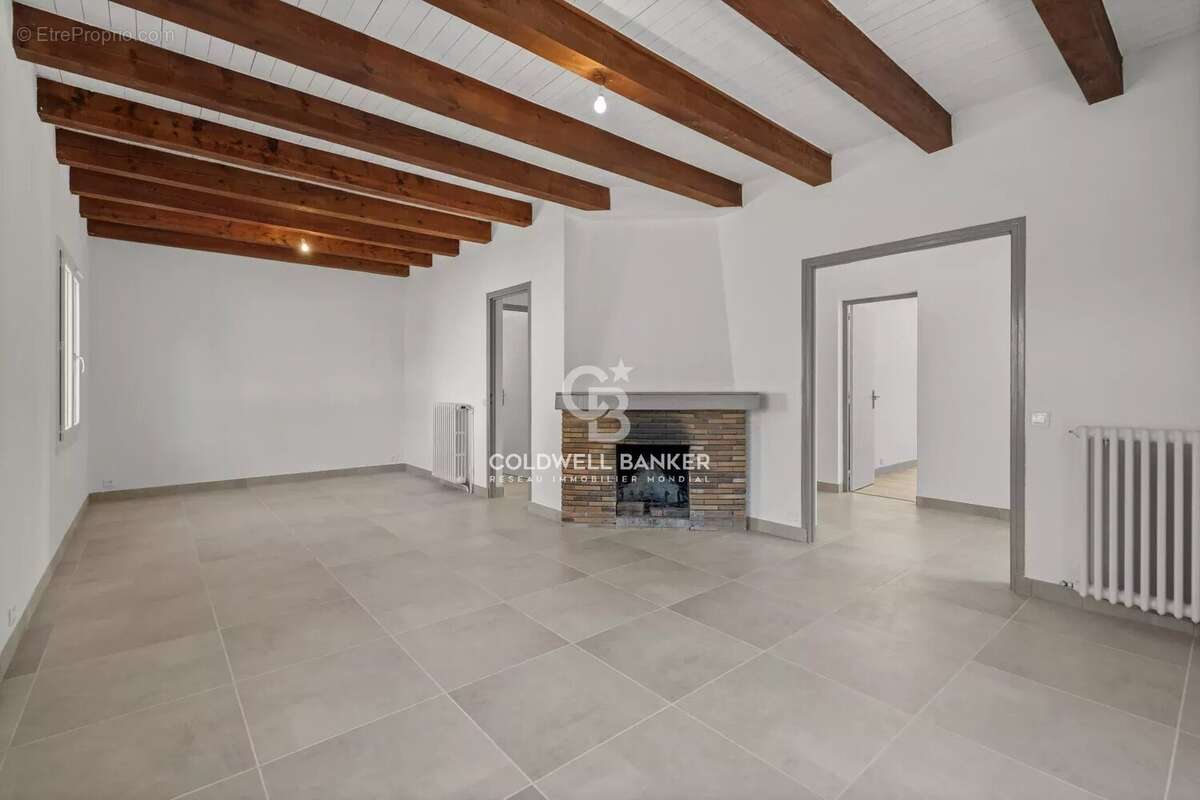 Maison à SAINT-CEZAIRE-SUR-SIAGNE