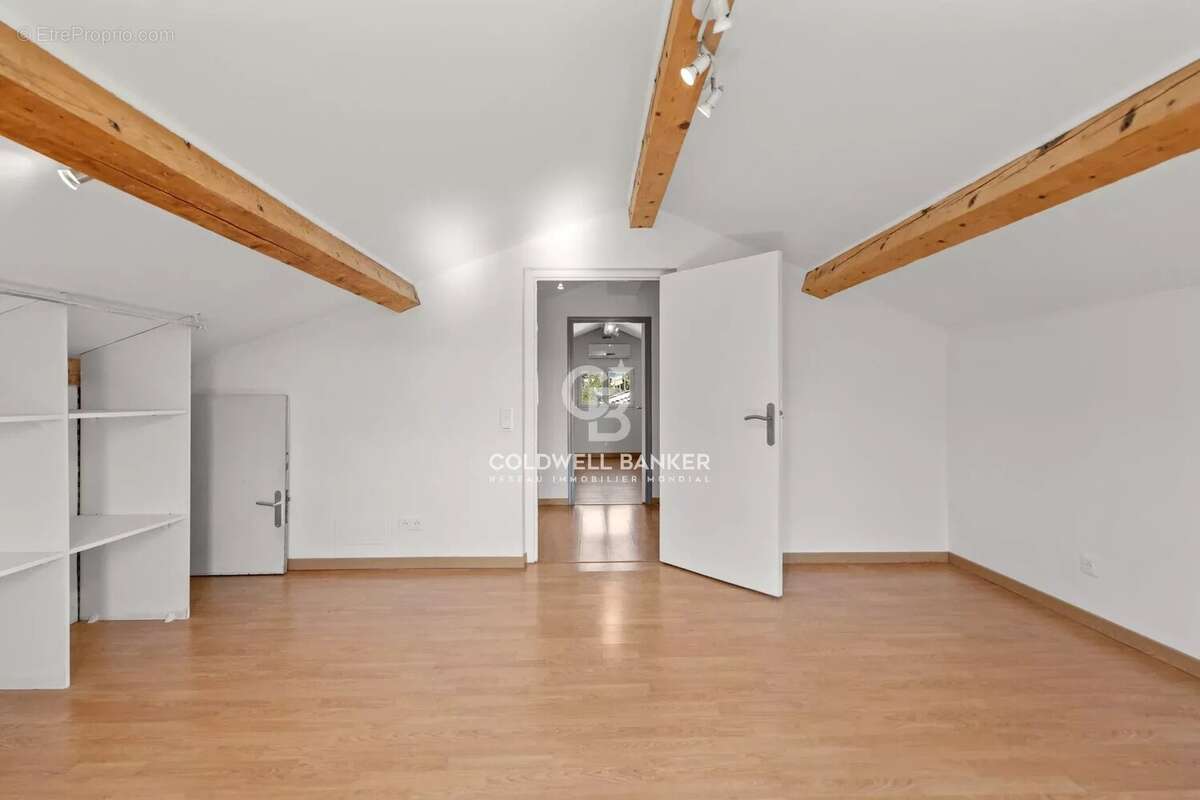 Maison à SAINT-CEZAIRE-SUR-SIAGNE