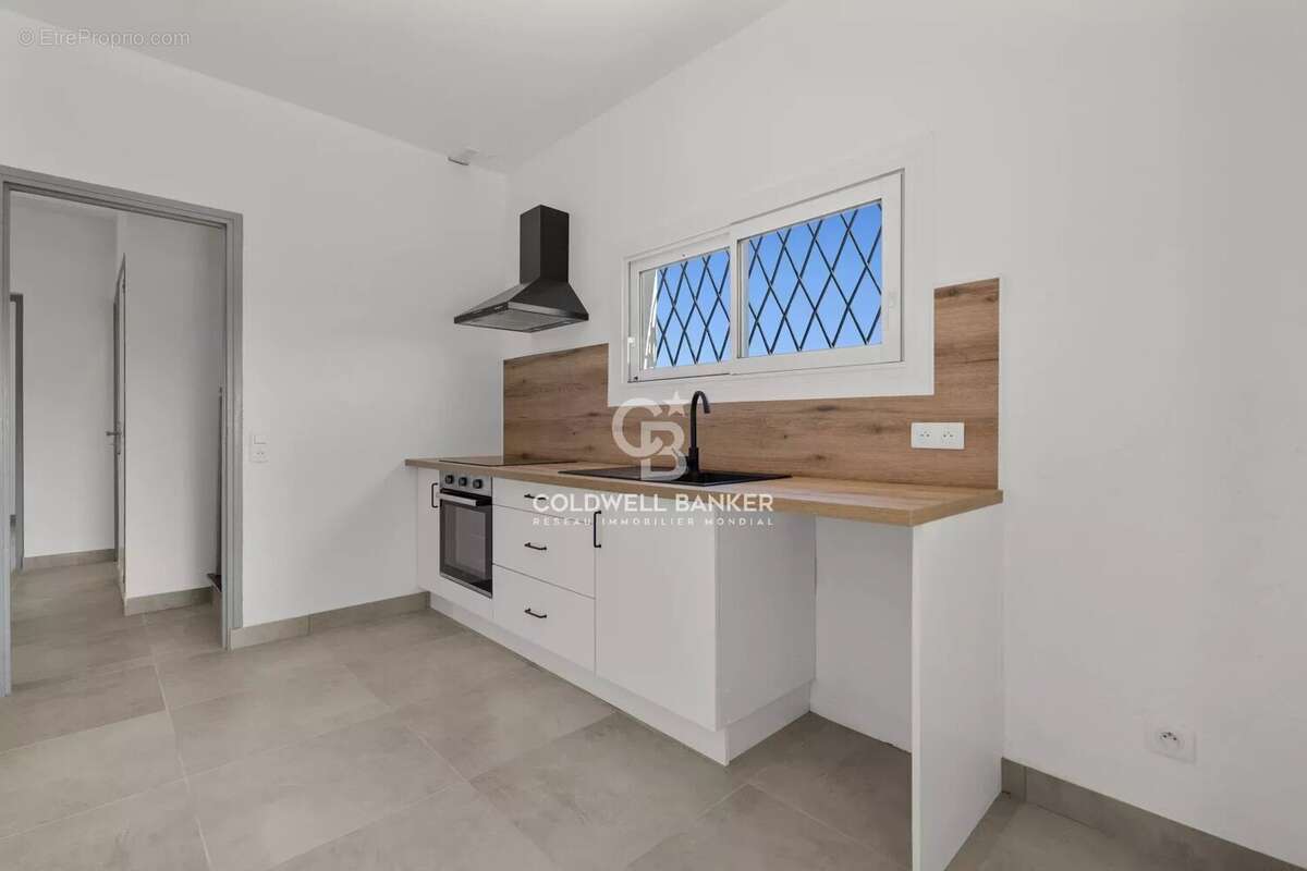 Maison à SAINT-CEZAIRE-SUR-SIAGNE