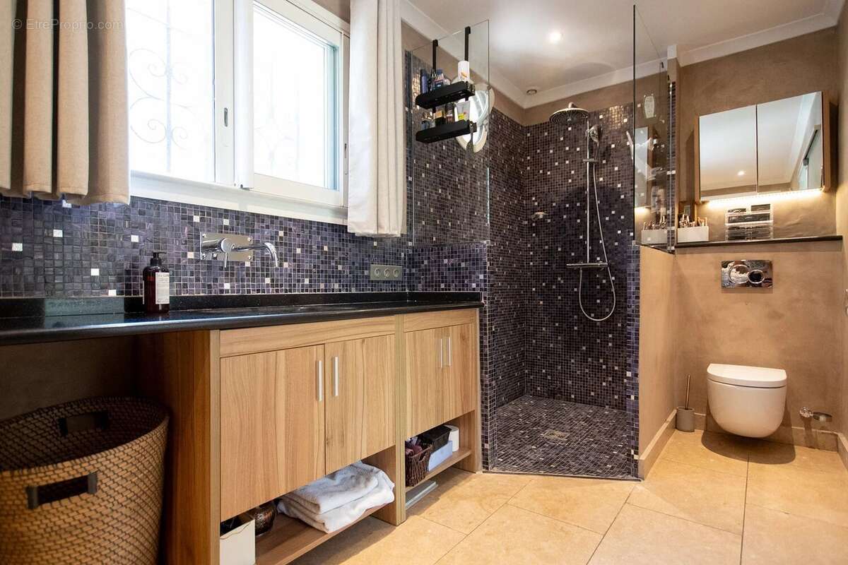 Maison à ROQUEFORT-LES-PINS