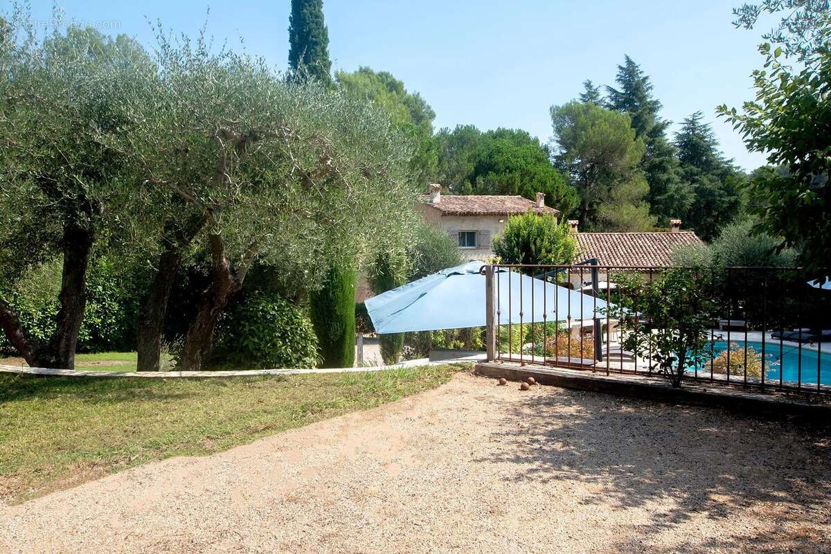 Maison à ROQUEFORT-LES-PINS