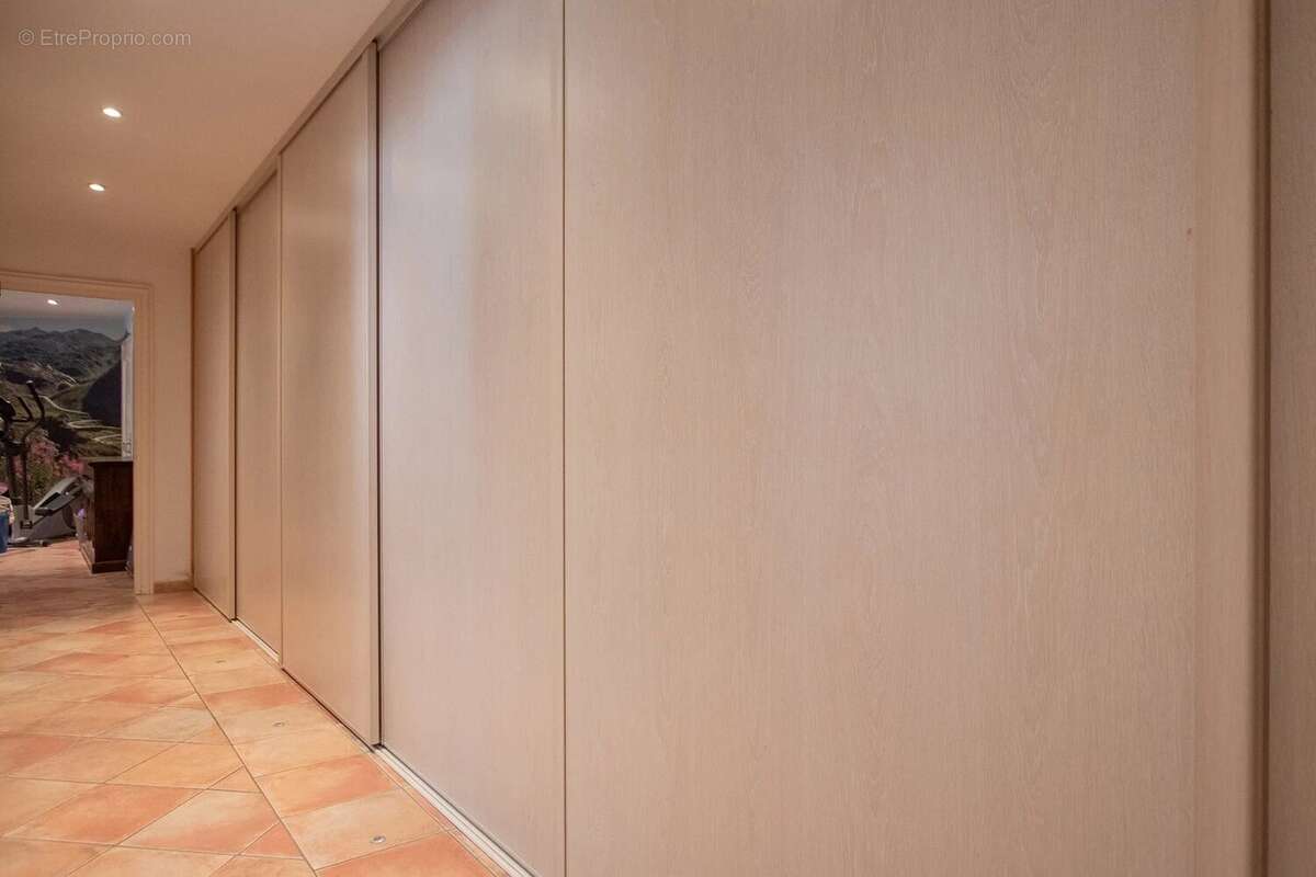 Maison à ROQUEFORT-LES-PINS