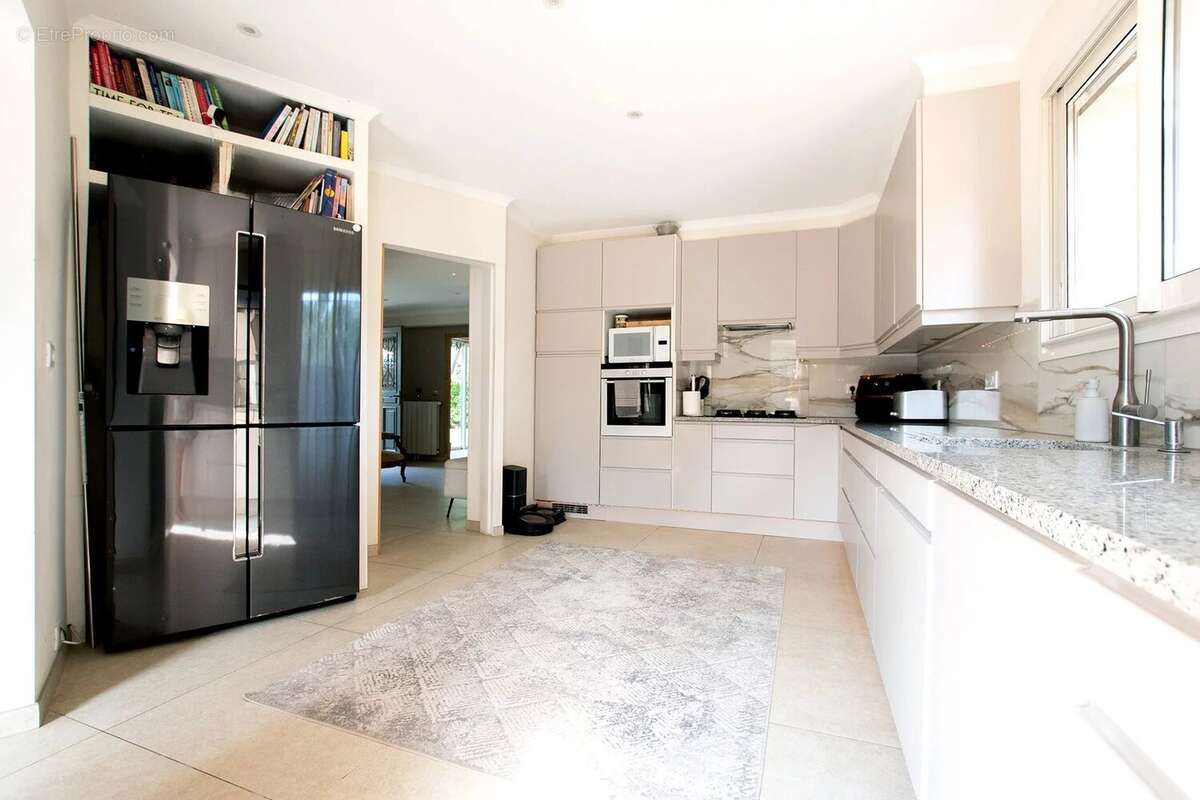 Maison à ROQUEFORT-LES-PINS