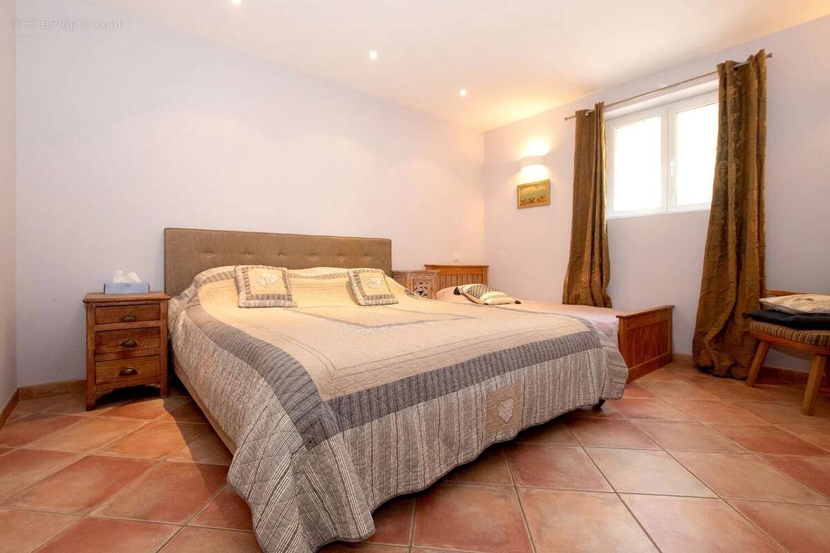 Maison à ROQUEFORT-LES-PINS