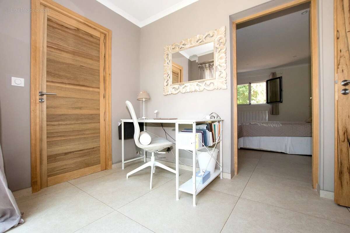 Maison à ROQUEFORT-LES-PINS