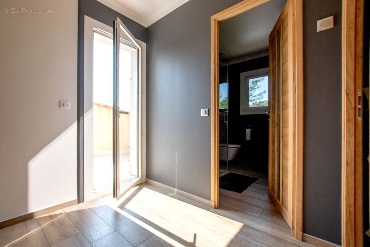 Maison à ROQUEFORT-LES-PINS