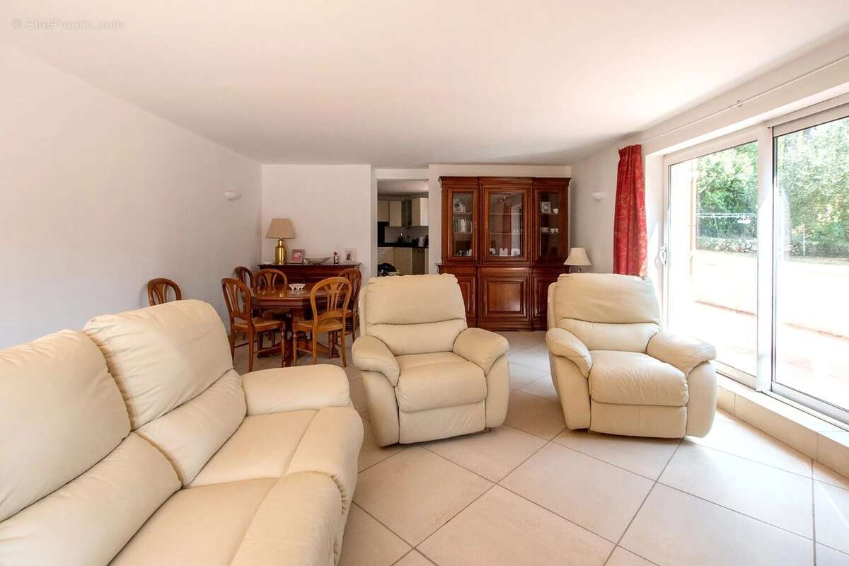 Maison à ROQUEFORT-LES-PINS