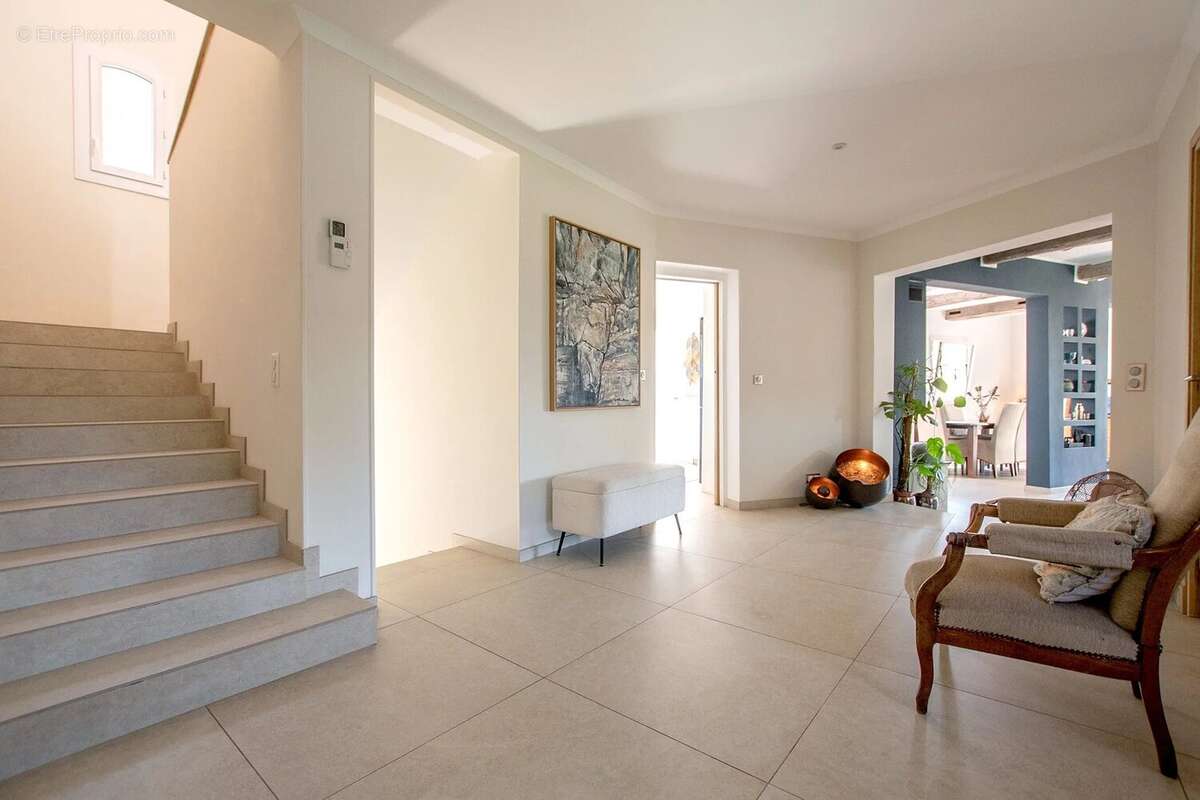 Maison à ROQUEFORT-LES-PINS