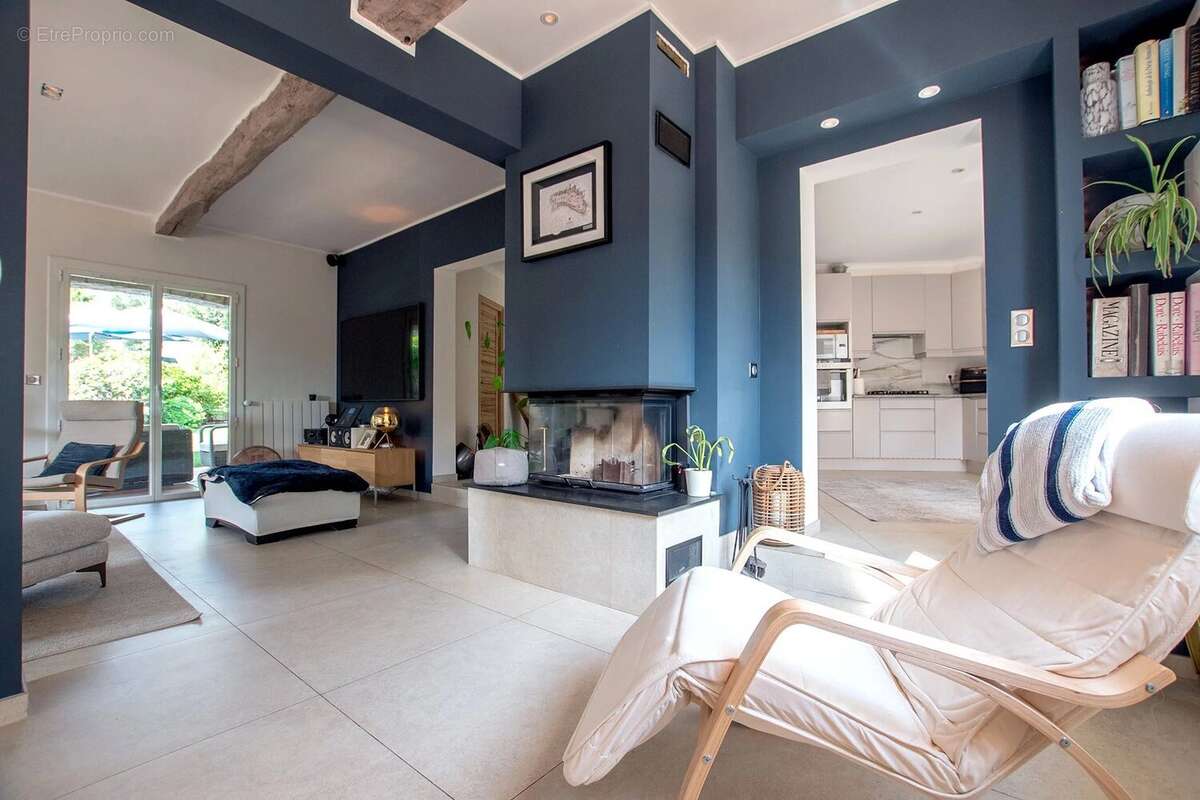 Maison à ROQUEFORT-LES-PINS