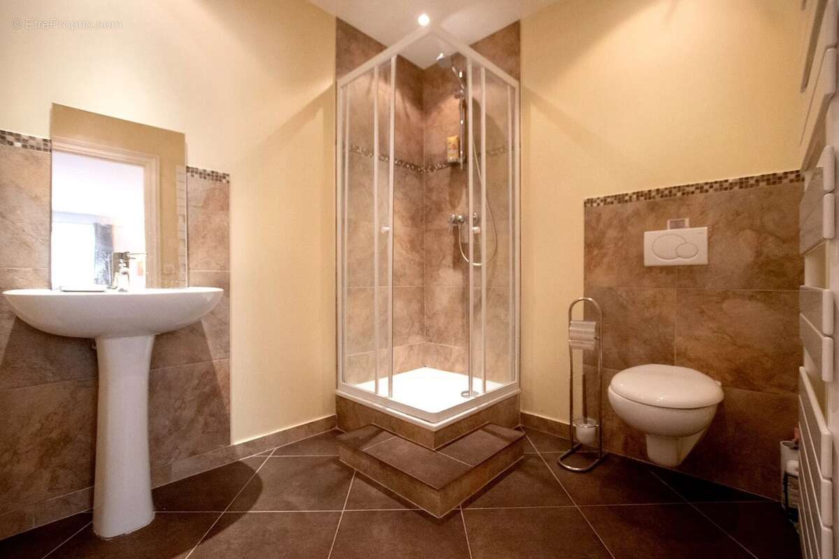 Maison à ROQUEFORT-LES-PINS