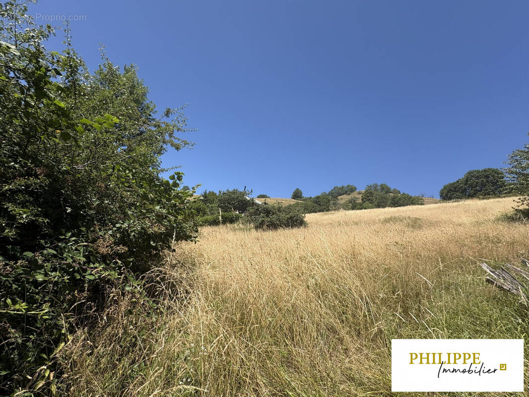 Terrain à HURTIERES