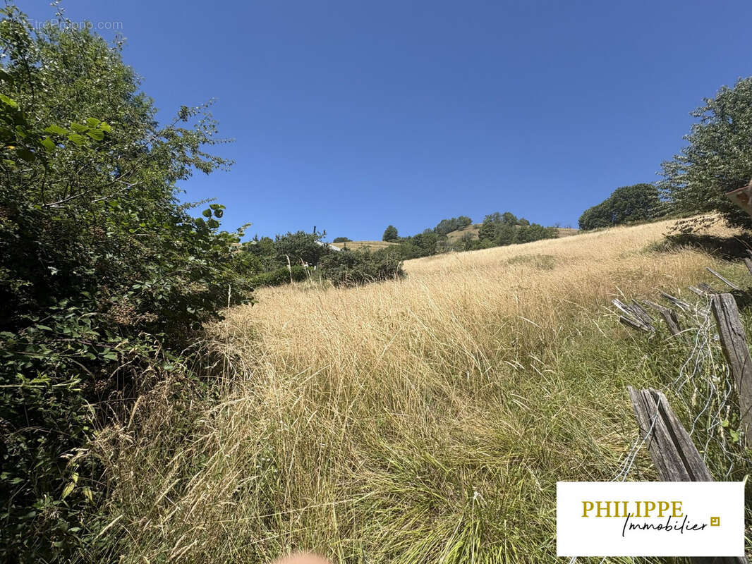 Terrain à HURTIERES