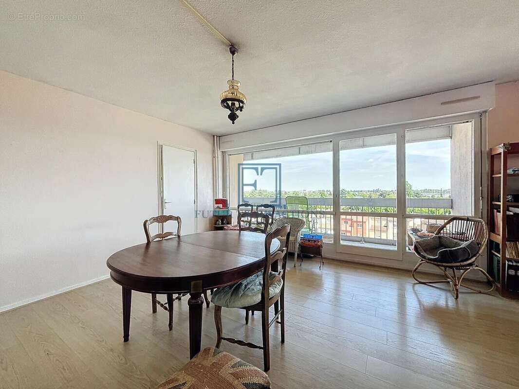 Appartement à ELANCOURT