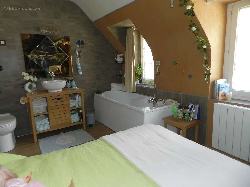 Maison à SAINT-PIERRE-SUR-DIVES