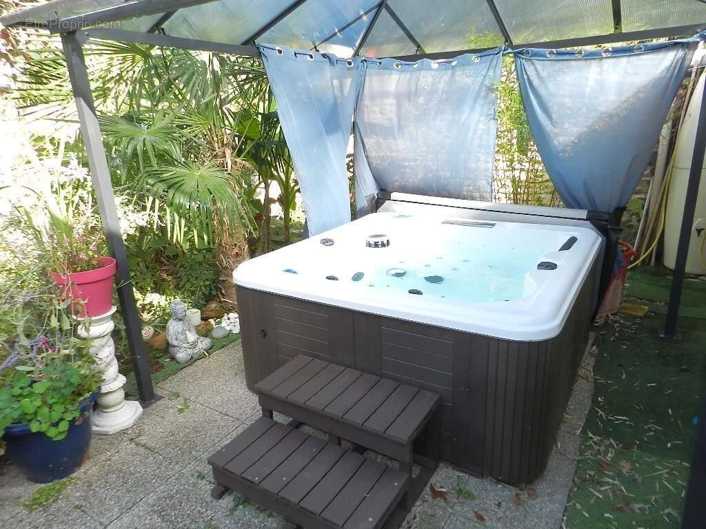 Maison à SAINT-PIERRE-SUR-DIVES