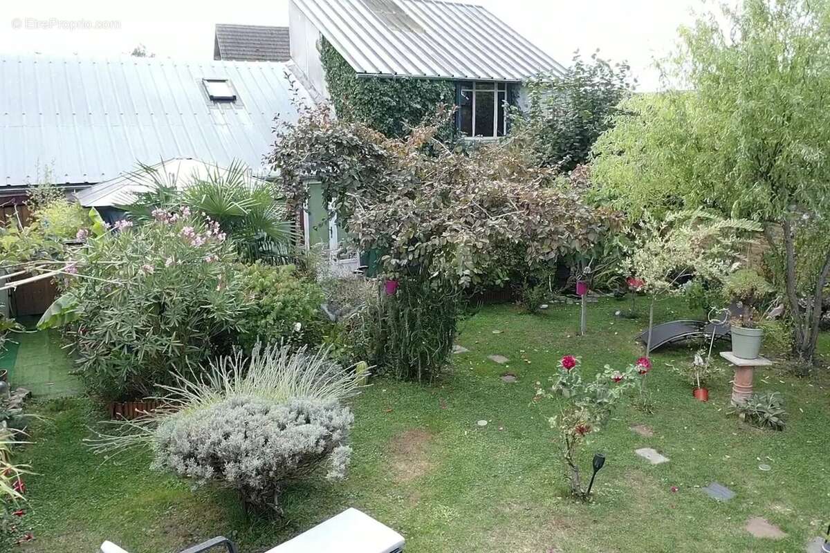 Maison à SAINT-PIERRE-SUR-DIVES