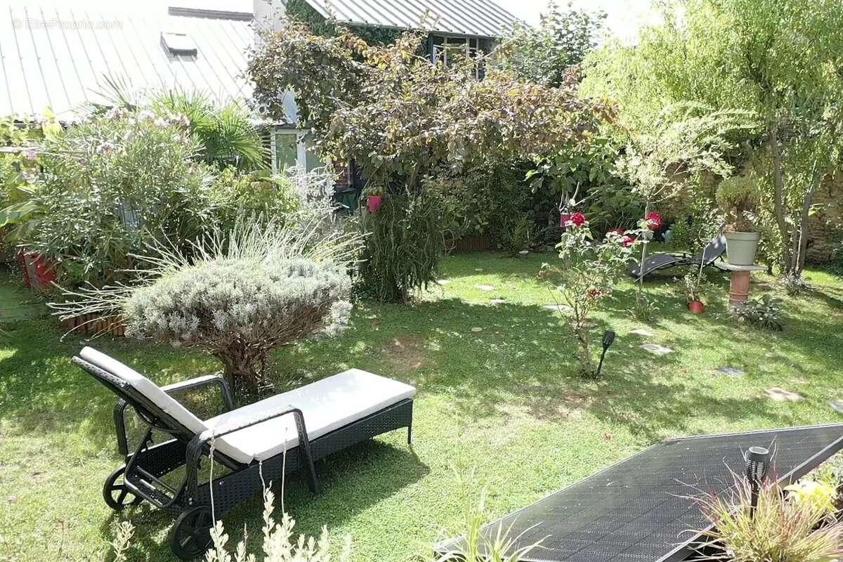 Maison à SAINT-PIERRE-SUR-DIVES