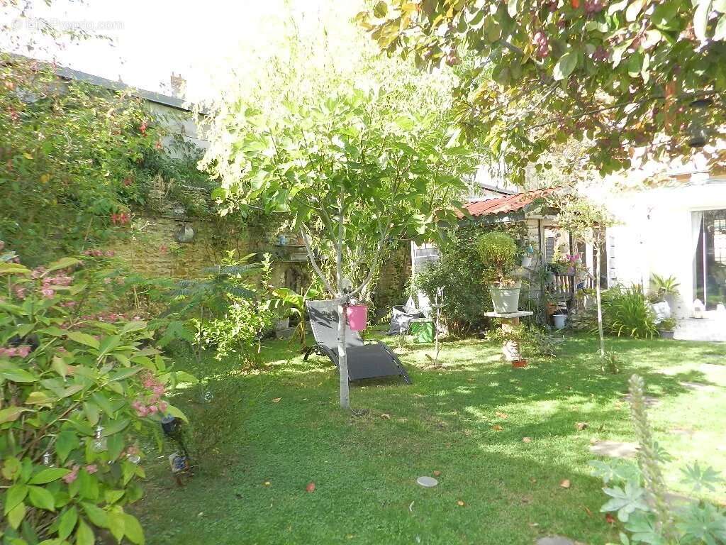 Maison à SAINT-PIERRE-SUR-DIVES