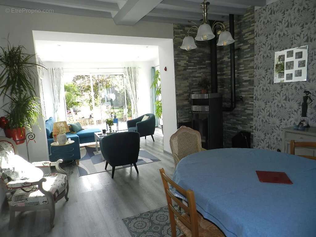 Maison à SAINT-PIERRE-SUR-DIVES