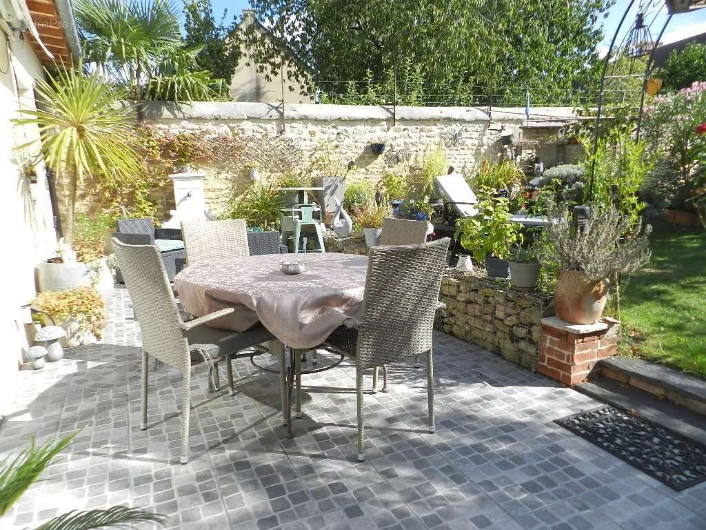 Maison à SAINT-PIERRE-SUR-DIVES