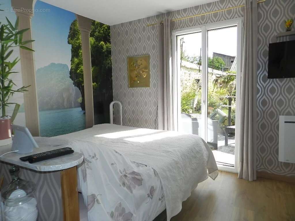 Maison à SAINT-PIERRE-SUR-DIVES