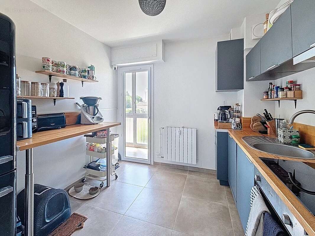 Appartement à SAINT-LAURENT-DU-VAR