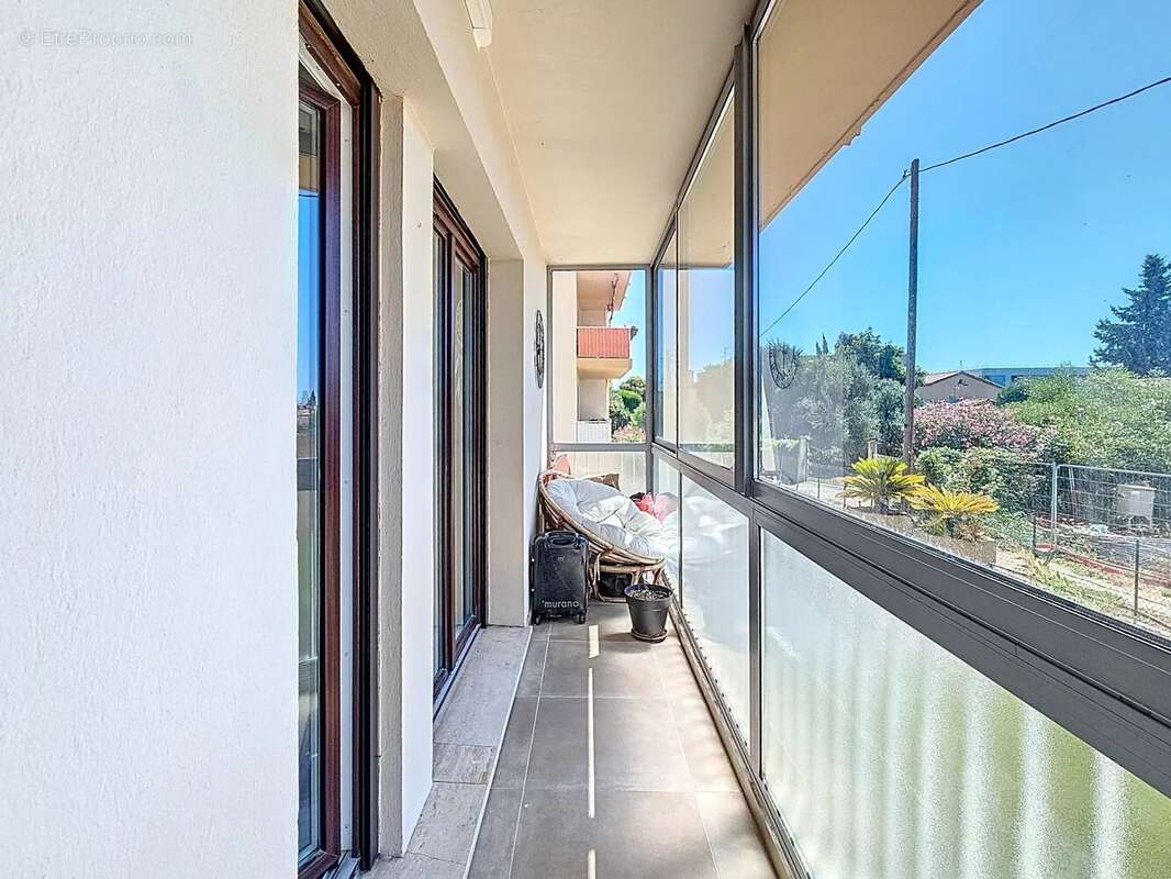 Appartement à SAINT-LAURENT-DU-VAR