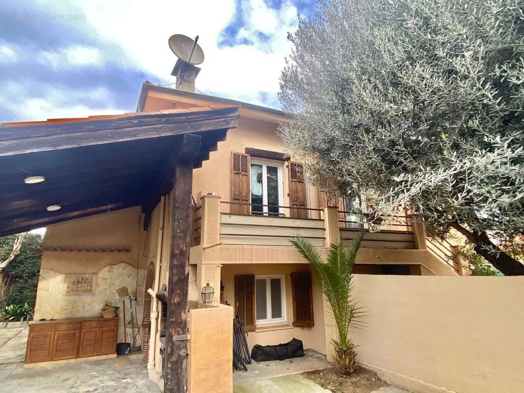 Maison à SAINT-LAURENT-DU-VAR