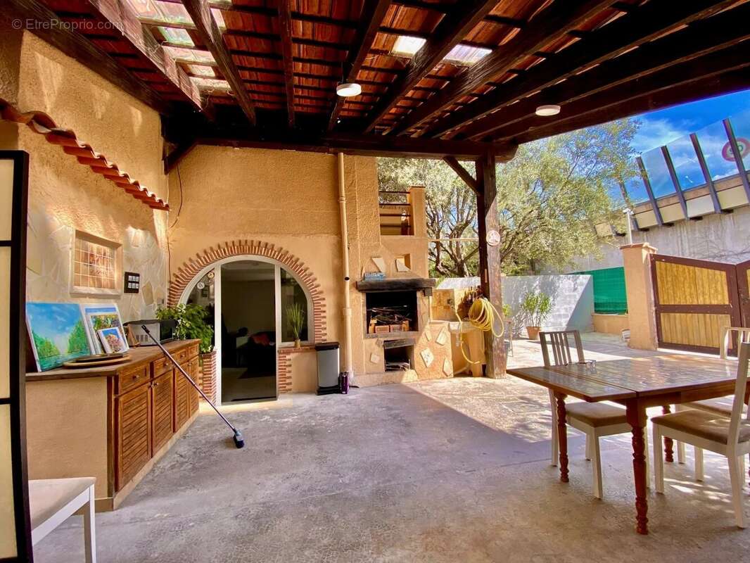 Maison à SAINT-LAURENT-DU-VAR