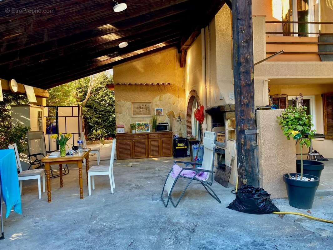 Maison à SAINT-LAURENT-DU-VAR