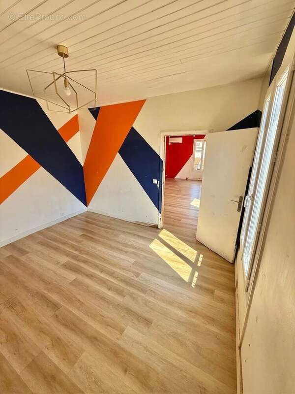 Maison à SAINT-LAURENT-DU-VAR