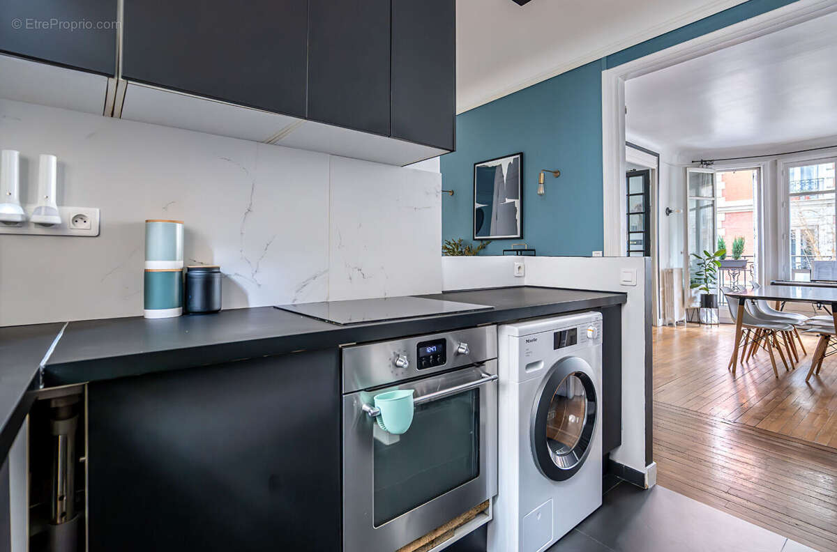 Appartement à PARIS-17E