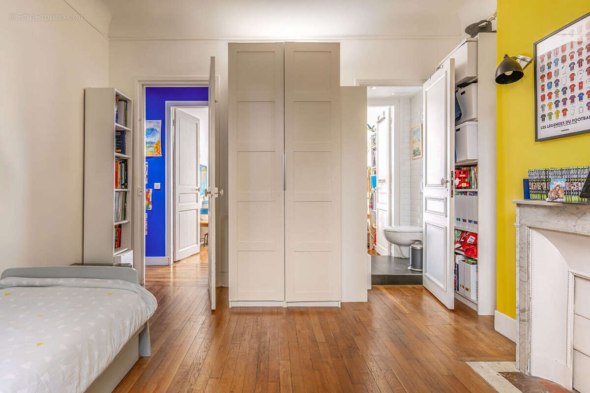 Appartement à PARIS-17E