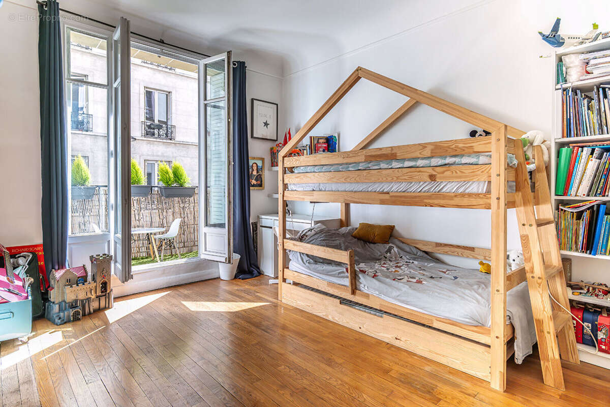 Appartement à PARIS-17E