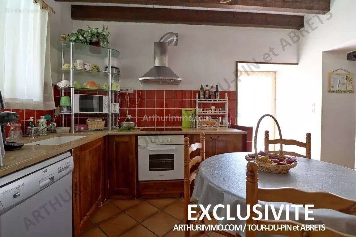 Maison à LA TOUR-DU-PIN