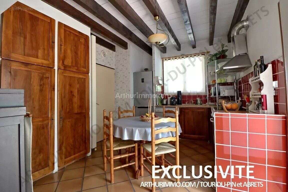 Maison à LA TOUR-DU-PIN