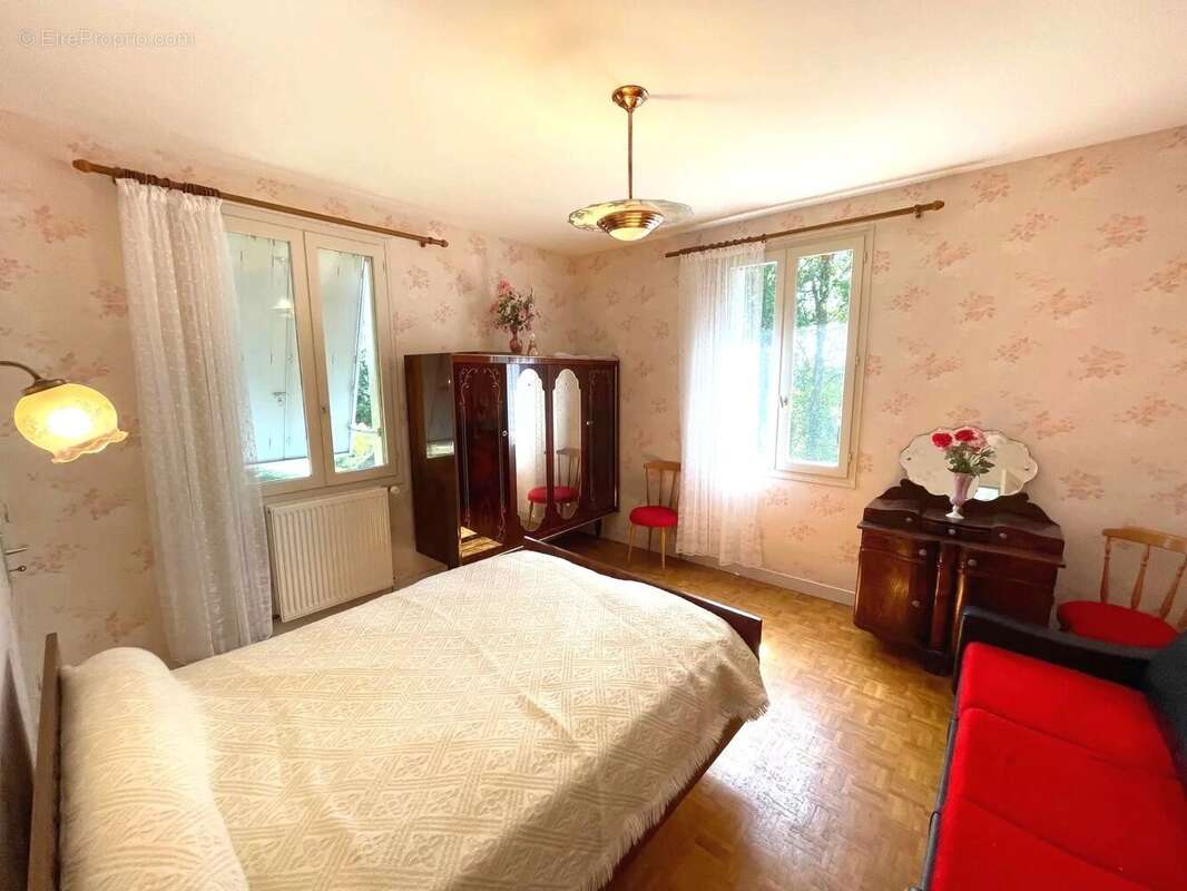 Maison à LANOUAILLE