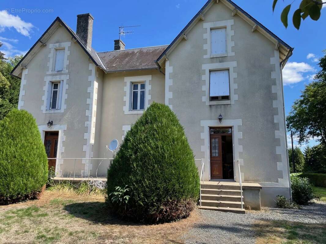 Maison à LANOUAILLE