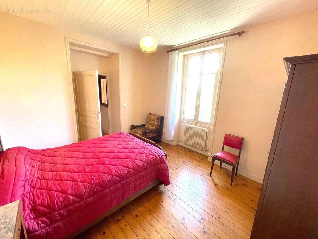 Maison à LANOUAILLE