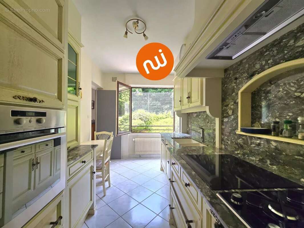 Appartement à TASSIN-LA-DEMI-LUNE