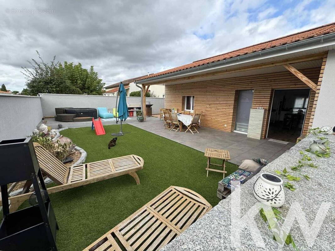 Maison à PONT-DU-CHATEAU