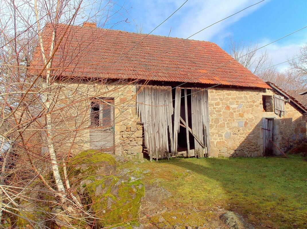 Maison à SAINT-MERD-LA-BREUILLE