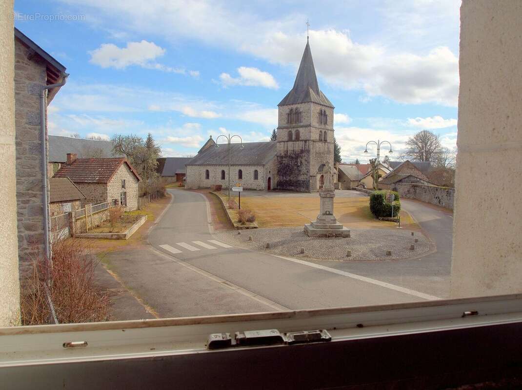 Maison à SAINT-MERD-LA-BREUILLE