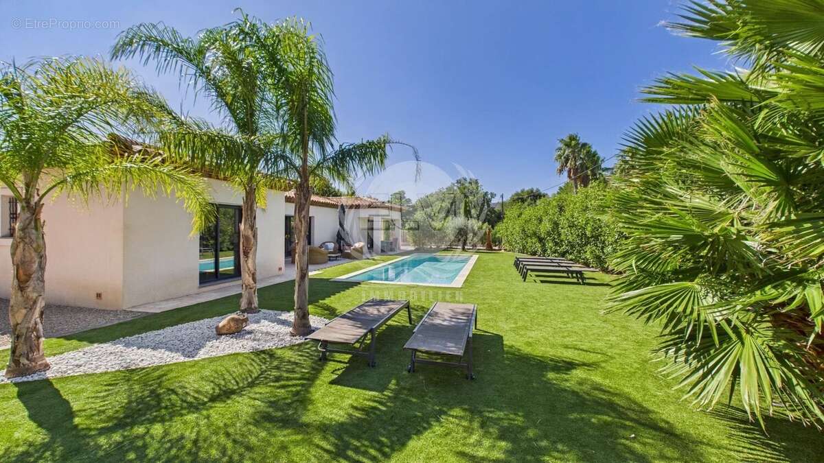 Maison à PLAN-DE-LA-TOUR