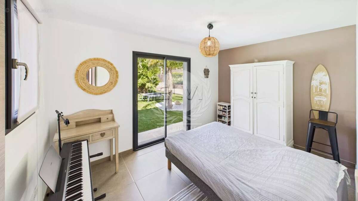 Maison à PLAN-DE-LA-TOUR