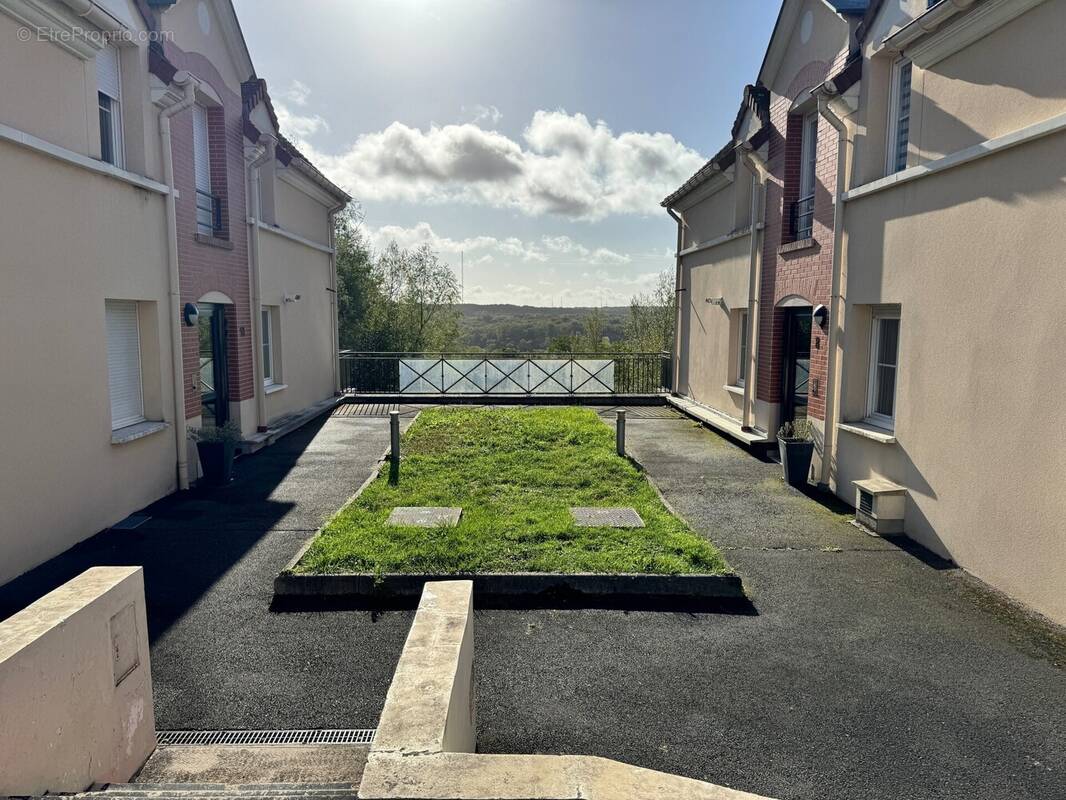 Appartement à SAINT-FARGEAU-PONTHIERRY